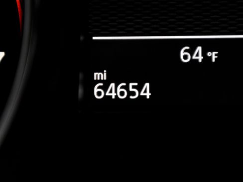 Used 2016 Volkswagen Golf R 4-Door image 9