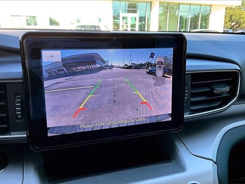 Used 2022 Ford Explorer XLT w/ Equipment Group 202A image 13