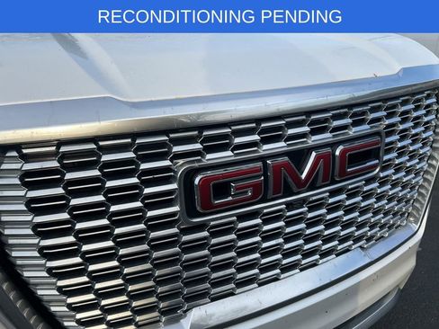 Used 2023 GMC Yukon XL Denali w/ Max Trailering Package image 4