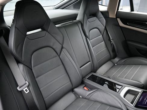 Certified 2025 Porsche Panamera RWD image 26