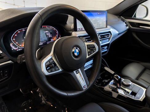 Certified 2025 BMW X4 xDrive30i image 16
