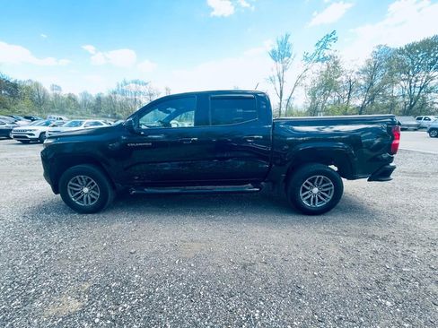 Used 2023 Chevrolet Colorado LT RWD image 2