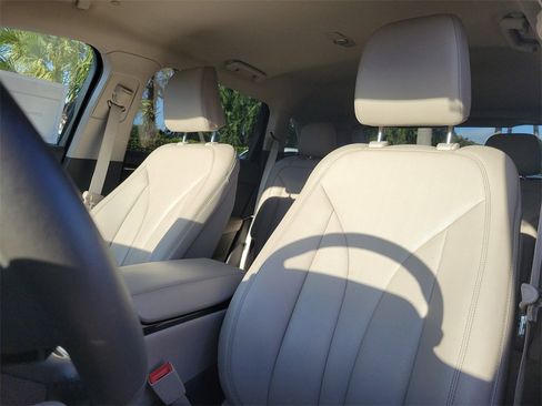 Certified 2022 Lincoln Nautilus Standard image 23