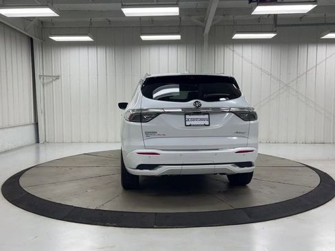 Used 2023 Buick Enclave Avenir image 7