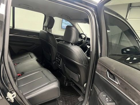 Used 2023 Jeep Grand Cherokee Limited image 53