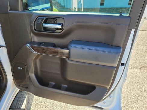 Used 2021 GMC Sierra 1500 Denali w/ Driver Alert Package II AWD/4WD image 9