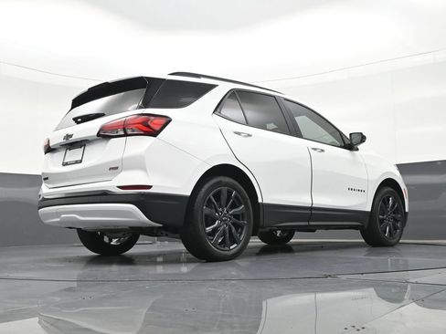 Used 2024 Chevrolet Equinox RS FWD image 30