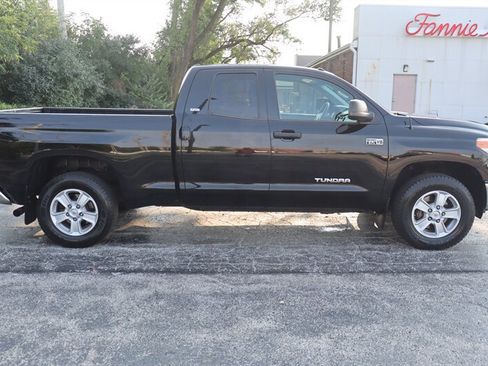 Used 2016 Toyota Tundra SR5 w/ SR5 Upgrade Package AWD/4WD image 8