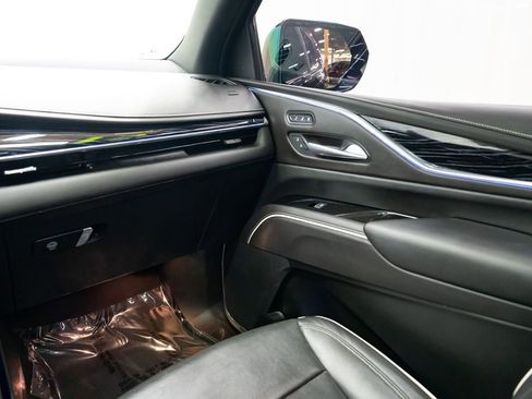 Used 2021 Cadillac Escalade Sport AWD/4WD image 11