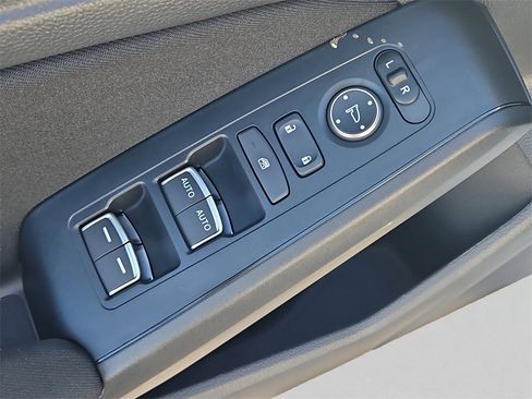 Certified 2025 Honda Civic Sport image 23