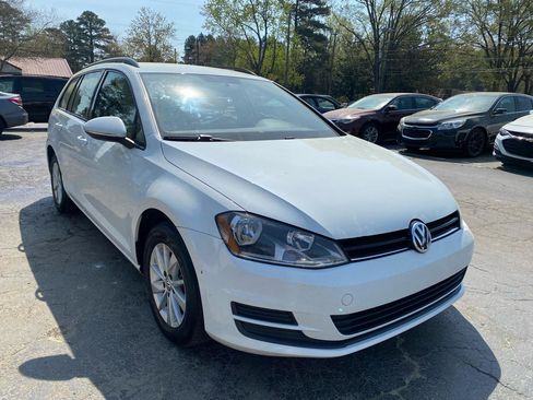Used 2015 Volkswagen Golf S FWD image 3