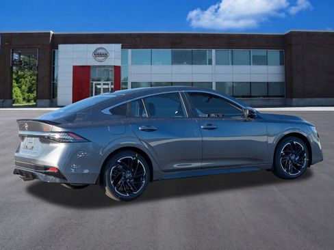 New 2026 Nissan Sentra SR w/ SR Premium Package FWD image 5