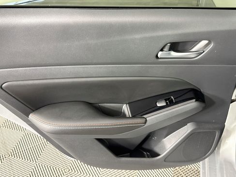 Used 2023 Nissan Altima 2.0 SR FWD image 41