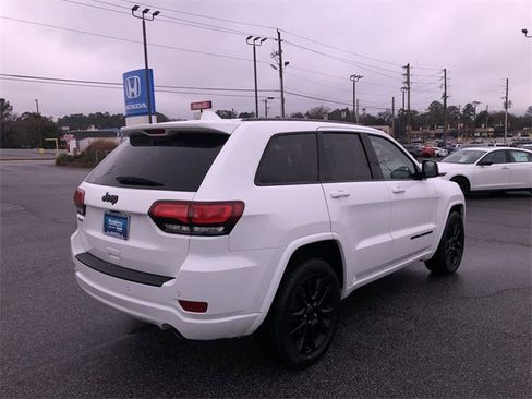 Used 2020 Jeep Grand Cherokee Altitude image 8