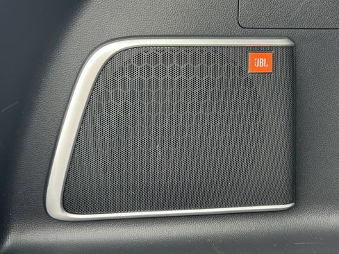 Used 2021 Toyota Venza XLE w/ Softex Package image 21