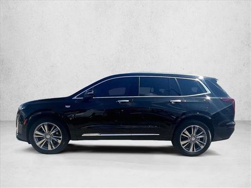 Used 2025 Cadillac XT6 Premium Luxury FWD image 6