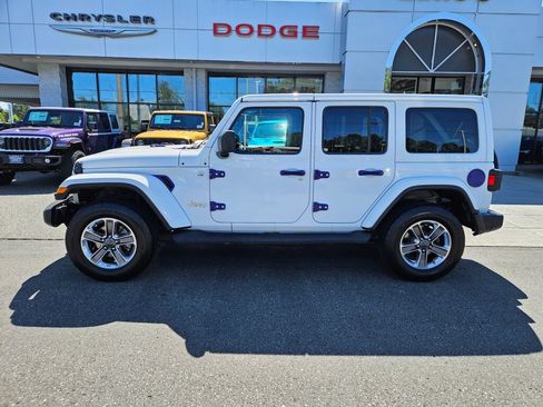 Used 2021 Jeep Wrangler Unlimited Sahara w/ Uconnect 4C Nav & Sound Group AWD/4WD image 2