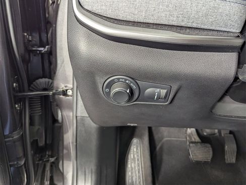 Used 2023 Jeep Compass Sport image 22