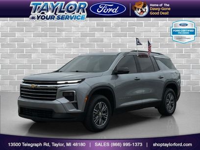 Used 2024 Chevrolet Traverse LT
