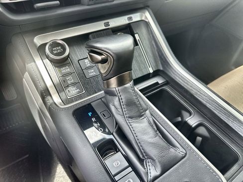 Used 2024 Lexus GX 550 AWD/4WD image 26