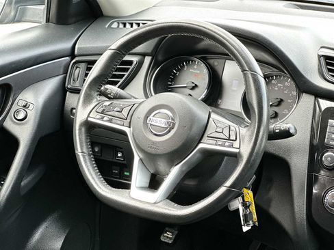 Used 2019 Nissan Rogue S w/ Special Edition Package FWD image 27
