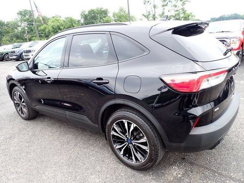 Used 2022 Ford Escape SE w/ SE Sport Appearance Package AWD/4WD image 4