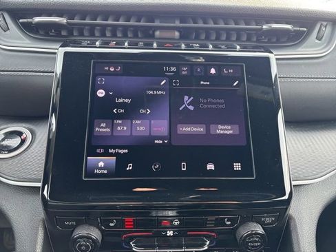 Used 2025 Jeep Grand Cherokee Laredo X w/ Luxury Tech Group I image 17