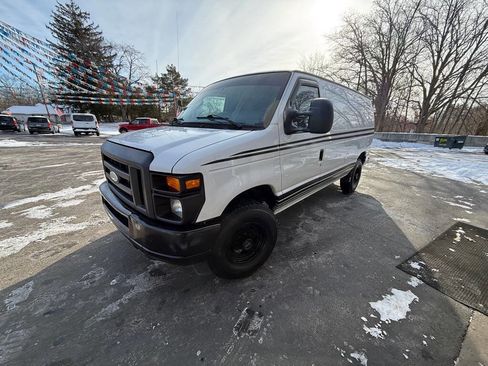 Used 2014 Ford E-250 and Econoline 250 image 4