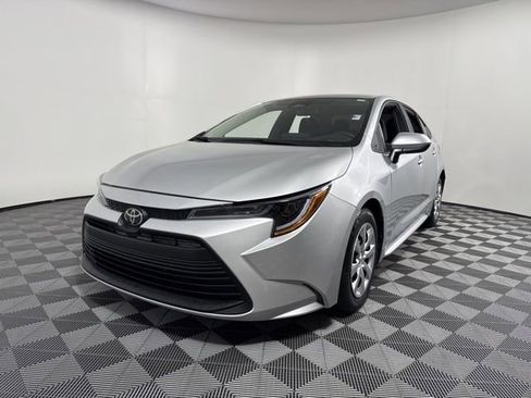 Used 2024 Toyota Corolla LE image 1