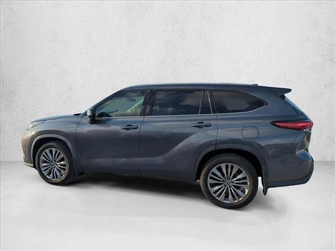 Used 2021 Toyota Highlander Platinum AWD/4WD image 6