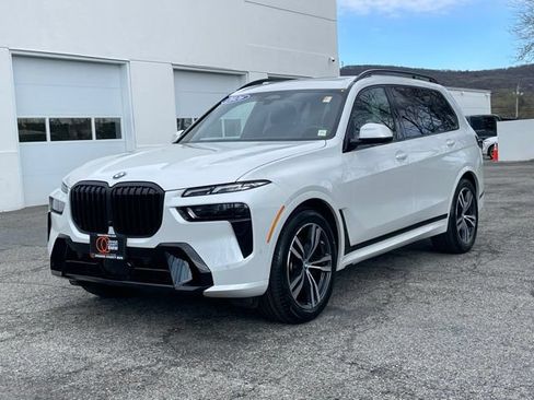 Used 2026 BMW X7 xDrive40i w/ M Sport Package AWD/4WD image 2