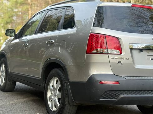 Used 2013 Kia Sorento LX w/ Convenience Pkg image 7