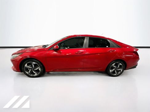 Used 2023 Hyundai Elantra SEL w/ Convenience Package FWD image 8