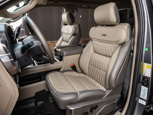 Used 2026 Ford F450 Platinum w/ Platinum Plus Package image 29