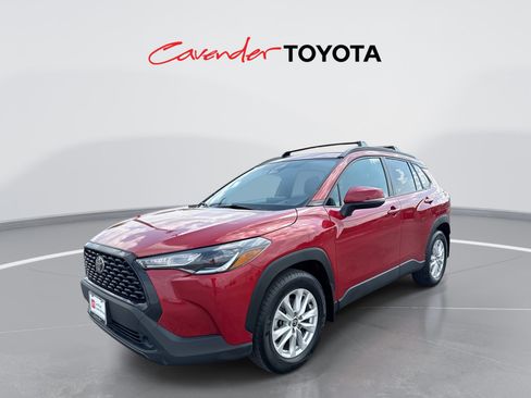 Certified 2024 Toyota Corolla Cross LE image 1