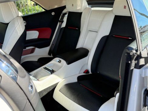 Used 2018 Rolls-Royce Dawn image 19