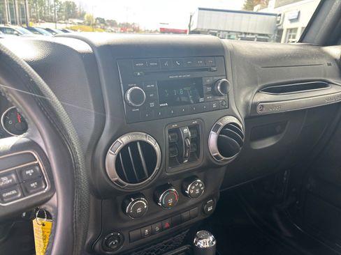 Used 2018 Jeep Wrangler Unlimited Sport S image 20