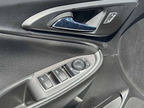 Used 2023 Chevrolet Malibu LT FWD image 29