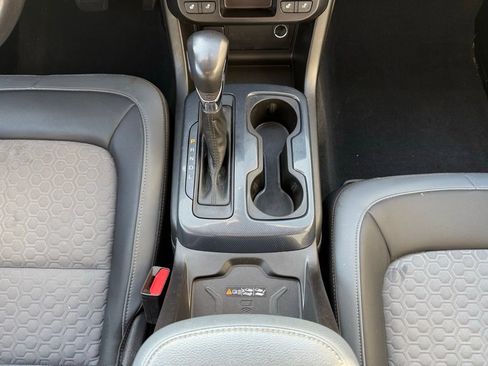 Used 2022 Chevrolet Colorado Z71 image 17