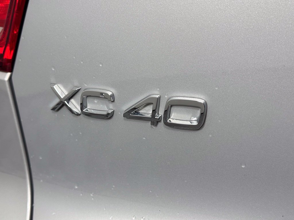 Certified 2023 Volvo XC40 B5 Ultimate w/ Protection Package Premier AWD/4WD image 8