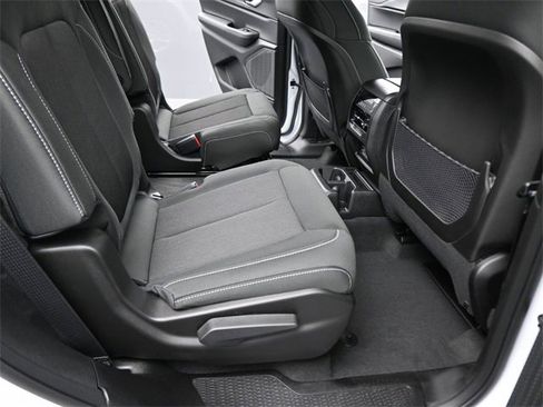 New 2025 Jeep Grand Cherokee L Laredo image 37