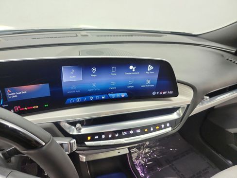 Used 2024 Cadillac Lyriq Luxury RWD image 14