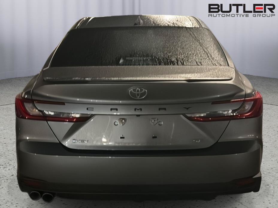 Used 2025 Toyota Camry SE w/ Convenience Package FWD image 9