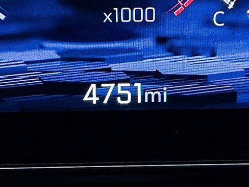 Used 2025 Chevrolet Tahoe Z71 w/ Comfort Package image 36