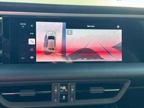 Used 2025 Porsche Macan Electric image 27