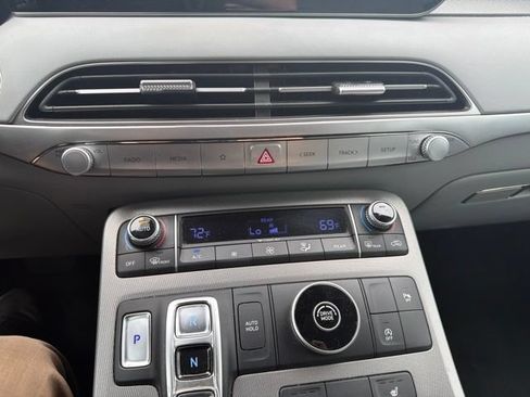 Used 2021 Hyundai Palisade SEL FWD image 17