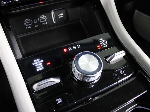 Used 2022 Jeep Grand Cherokee Overland w/ Luxury Tech Group IV image 13