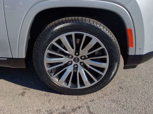 New 2024 Jeep Grand Wagoneer Series III image 12