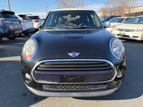 Used 2018 MINI Cooper 2-Door Hardtop image 2