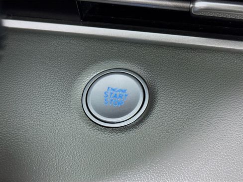 Used 2023 Hyundai Elantra SEL image 20